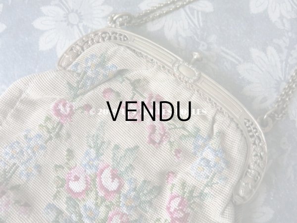 画像7: 19世紀末 アンティーク  オモニエール 薔薇模様 ニードルポイント 天使のモチーフ付 シャンパンゴールドのフレーム (7)