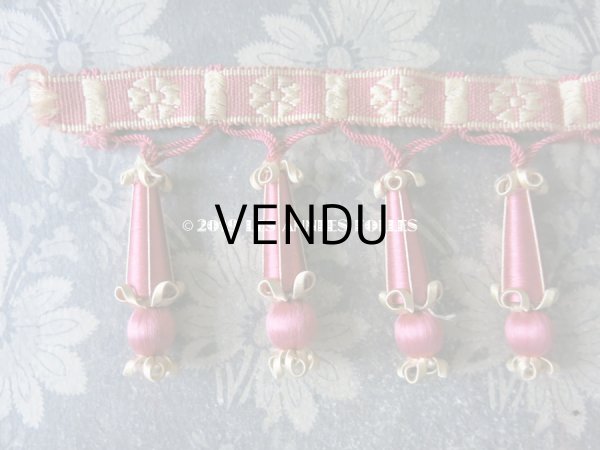 画像4: 19世紀 ナポレオン3世時代 アンティーク パスマントリー ピンク ポンポン (4)