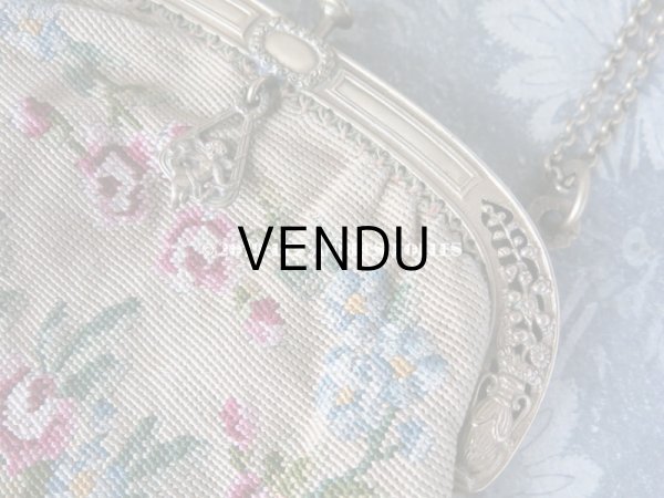 画像4: 19世紀末 アンティーク  オモニエール 薔薇模様 ニードルポイント 天使のモチーフ付 シャンパンゴールドのフレーム (4)