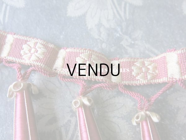 画像3: 19世紀 ナポレオン3世時代 アンティーク パスマントリー ピンク ポンポン (3)