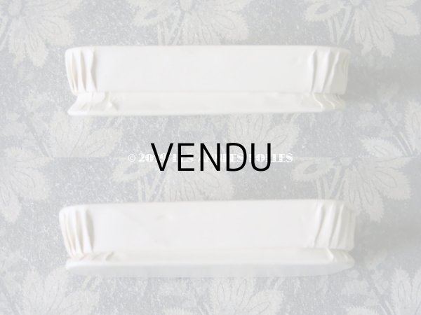 画像5: 1920年代 アンティーク とても小さなドラジェのお菓子箱 バテム BAPTEME 薔薇とリボンのガーランド  (5)