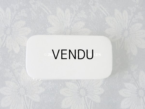 画像4: 1920年代 アンティーク とても小さなドラジェのお菓子箱 バテム BAPTEME 薔薇とリボンのガーランド  (4)