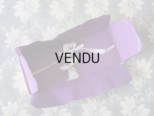 画像4: 19世紀末 アンティーク　イギリス王室御用達 レースのアトリエの紙箱  (4)