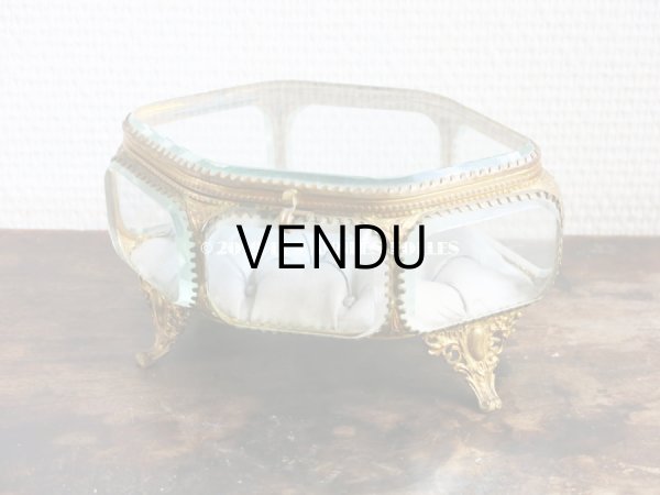 画像3: 19世紀 アンティーク 大きなジュエリーボックス 6角形　淡いブルーのクッション (3)