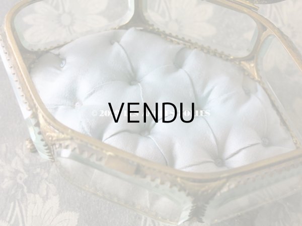 画像7: 19世紀 アンティーク 大きなジュエリーボックス 6角形　淡いブルーのクッション (7)