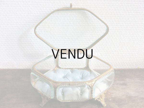 画像5: 19世紀 アンティーク 大きなジュエリーボックス 6角形　淡いブルーのクッション (5)