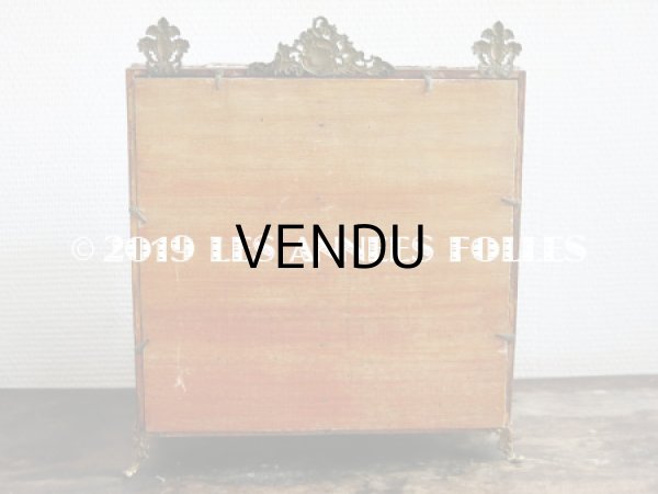 画像16: 19世紀末 アンティーク グローブ・ド・マリエ  ピンクのクッション＆ワックスフラワー 天使＆ロカイユ装飾のフレーム (16)