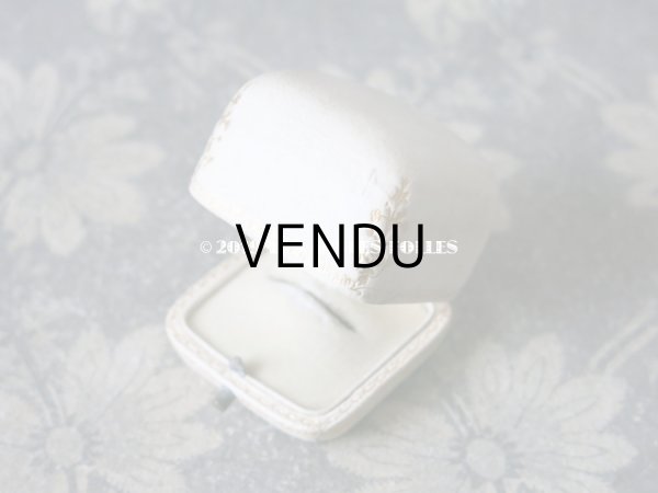 画像6: アンティーク 本革製 ジュエリーボックス 金彩入り オフホワイト リングボックス (6)