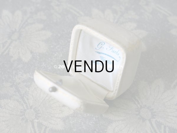 画像8: アンティーク 本革製 ジュエリーボックス 金彩入り オフホワイト リングボックス (8)