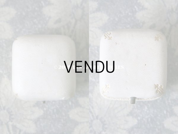 画像3: アンティーク 本革製 ジュエリーボックス 金彩入り オフホワイト リングボックス (3)