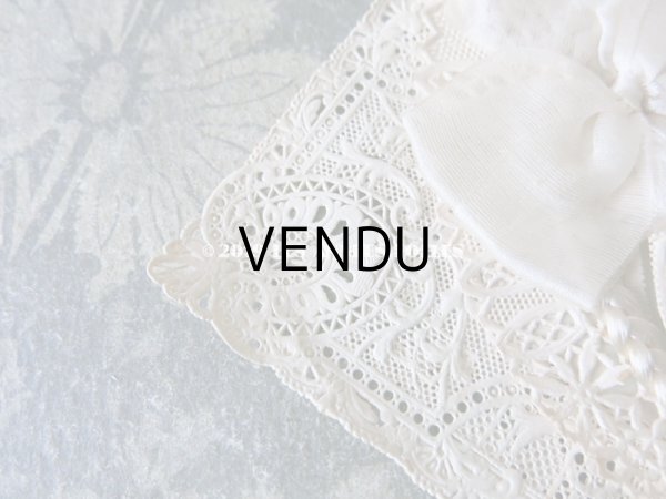 画像7: アンティーク  初聖体の立体カニヴェ コミュ二オンの少女 リボンが結ばれた扉 (7)