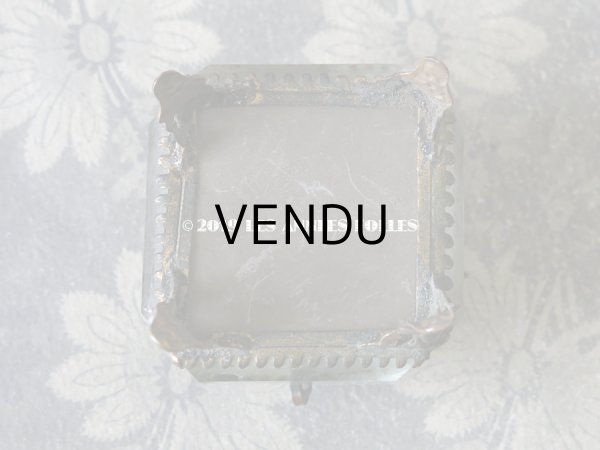 画像4: アンティーク 小さなジュエリーボックス グレイッシュブルーのシルク製クッション (4)