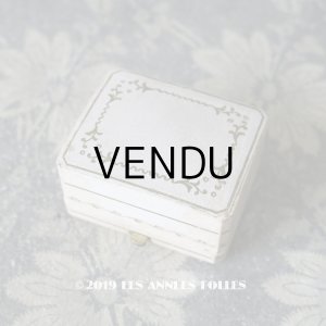 画像: アンティーク ジュエリーボックス 金彩入り オフホワイト 
