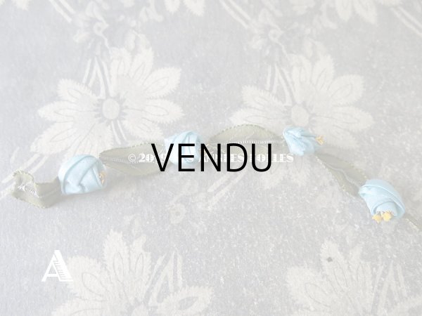 画像4: 1900年代 アンティーク シルク製 ロココトリム ブルーの薔薇 ロココリボン 38cm (4)