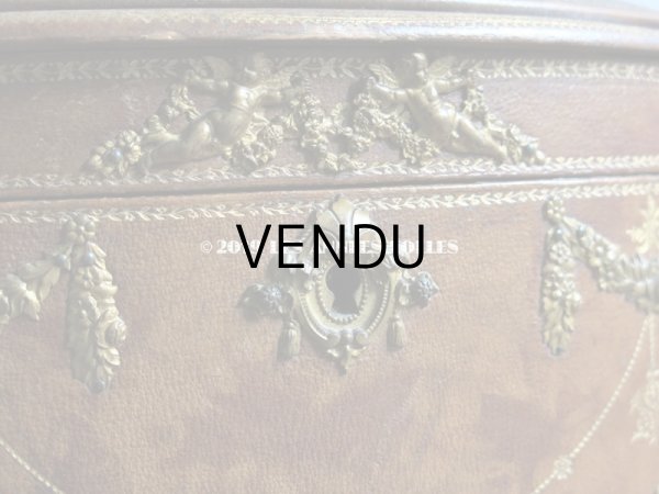 画像19: アンティーク 本革製 大きなジュエリーケース 天使と花のガーランド & ロカイユ装飾のオルモル (19)