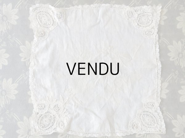 画像12: アンティーク 硝子の蓋のショーケース入り コミュニオンのヘッドリース & オモニエール & ハンカチ　プレザントワール (12)