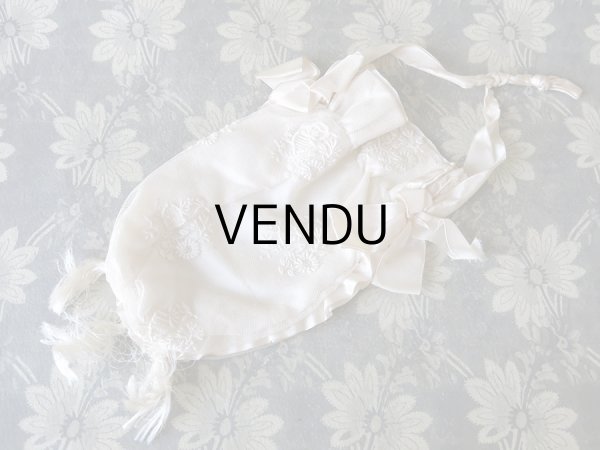 画像9: アンティーク 硝子の蓋のショーケース入り コミュニオンのヘッドリース & オモニエール & ハンカチ　プレザントワール (9)