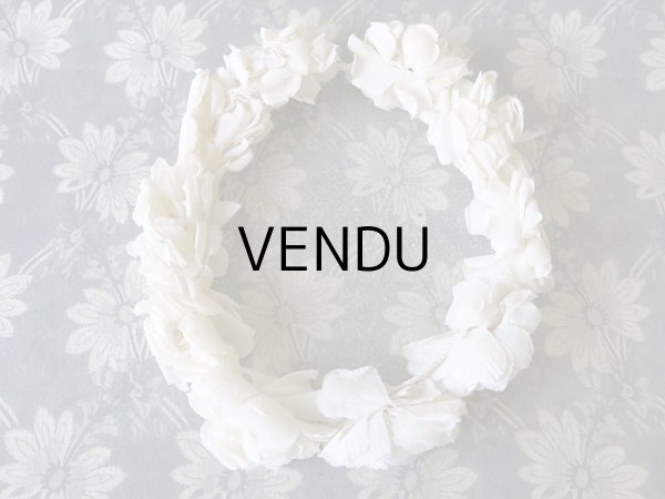 画像11: アンティーク 硝子の蓋のショーケース入り コミュニオンのヘッドリース & オモニエール & ハンカチ　プレザントワール (11)