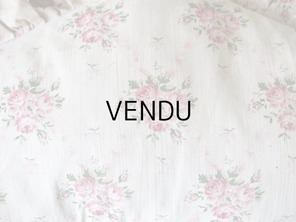 画像4: アンティーク クッション 薔薇模様のファブリック 淡いピンクのリボン付 (4)