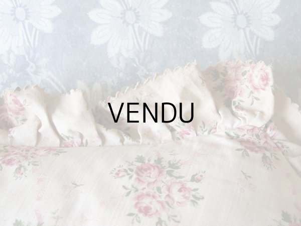 画像3: アンティーク クッション 薔薇模様のファブリック 淡いピンクのリボン付 (3)