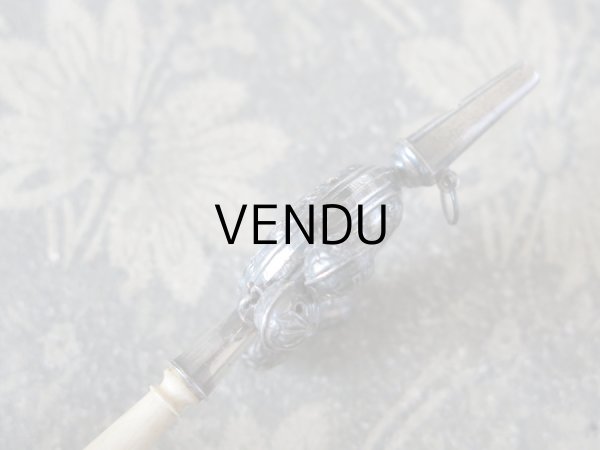 画像9: 19世紀 ナポレオン3世時代 アンティーク ラトル 星柄 シルバー＆ボーン製 (9)