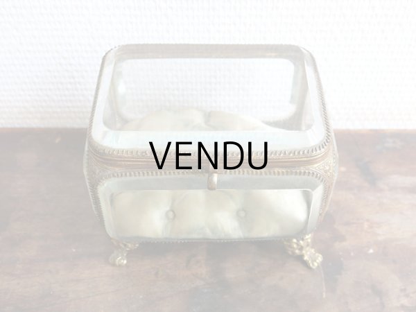 画像3: 19世紀 アンティーク 大きなジュエリーボックス 淡いブルーのクッション (3)