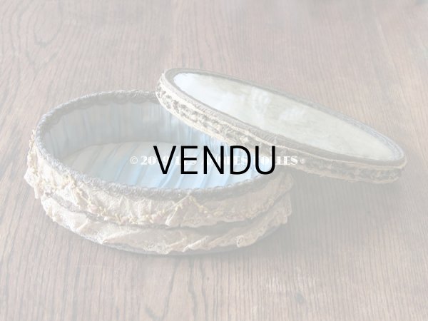 画像5: 1900年代 アンティーク 薔薇のロココトリム＆レースの装飾 ガラスの蓋の小物入れ　オールドローズ (5)