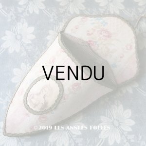 画像: 19世紀 アンティーク ブーケ入れ　花模様