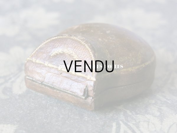 画像9: 19世紀 アンティーク 本革製 ジュエリーボックス 金彩入り ブラウン リングボックス (9)