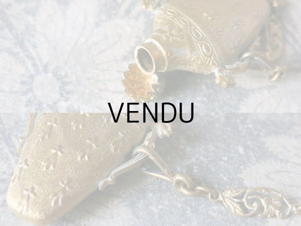 画像15: 19世紀 アンティーク シャトレーヌ ナポレオンの蜜蜂の紋章 & エルミンの紋章 CHATELAINE POMPONNE (15)