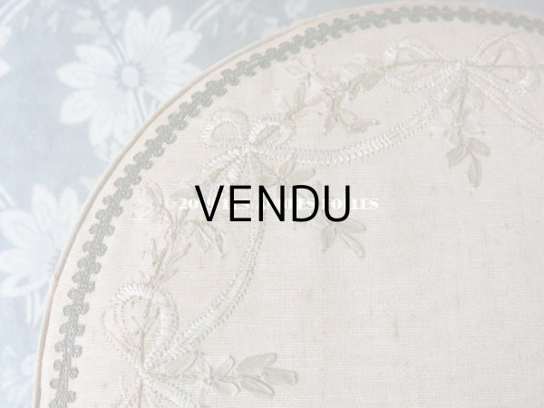 画像8: アンティーク リボン刺繍のお菓子箱 リボンと薔薇のガーランド ドラジェ & チョコレート  (8)