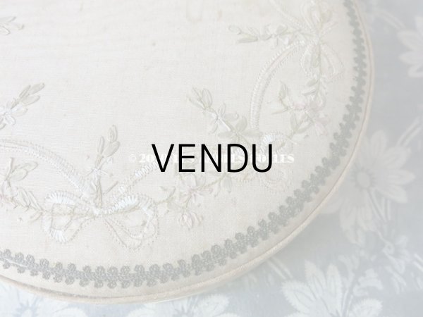 画像10: アンティーク リボン刺繍のお菓子箱 リボンと薔薇のガーランド ドラジェ & チョコレート  (10)