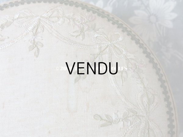 画像9: アンティーク リボン刺繍のお菓子箱 リボンと薔薇のガーランド ドラジェ & チョコレート  (9)