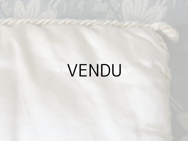 画像8: アンティーク シルク製 菫のハンキーケース ハンカチ用ポシェット  (8)