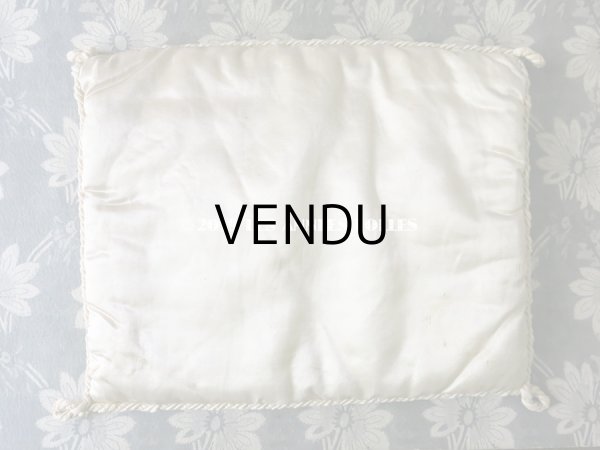 画像3: アンティーク シルク製 菫のハンキーケース ハンカチ用ポシェット  (3)