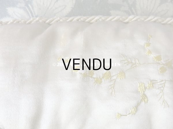 画像4: アンティーク シルク製 菫のハンキーケース ハンカチ用ポシェット  (4)