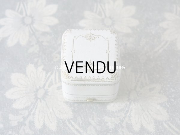 画像2: アンティーク ジュエリーボックス 金彩入り オフホワイト リングボックス (2)