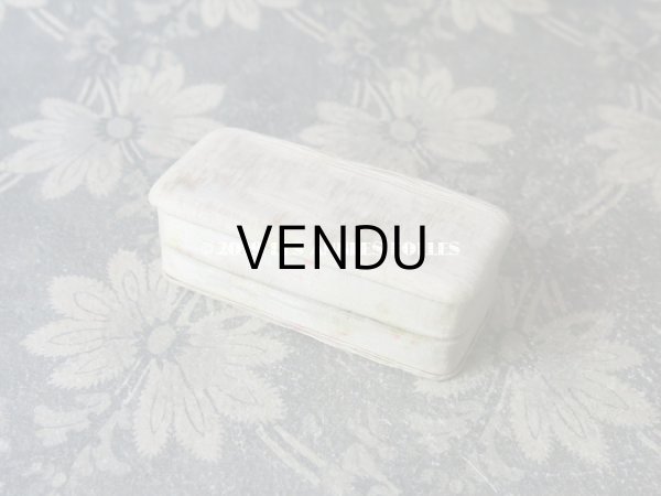 画像3: アンティーク シルク製 ジュエリーボックス ピンクの花模様 (3)