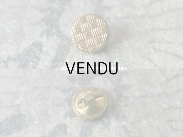 画像2: 【9周年セール対象外】 アンティーク 極小 格子柄のボタン 6.5mm 4ピースのセット  (2)