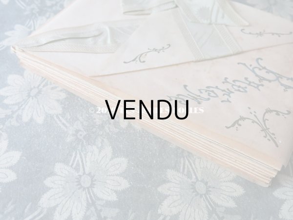 画像6: アンティーク 本型 ドラジェのお菓子箱 スモーキーグリーンのリボン (6)