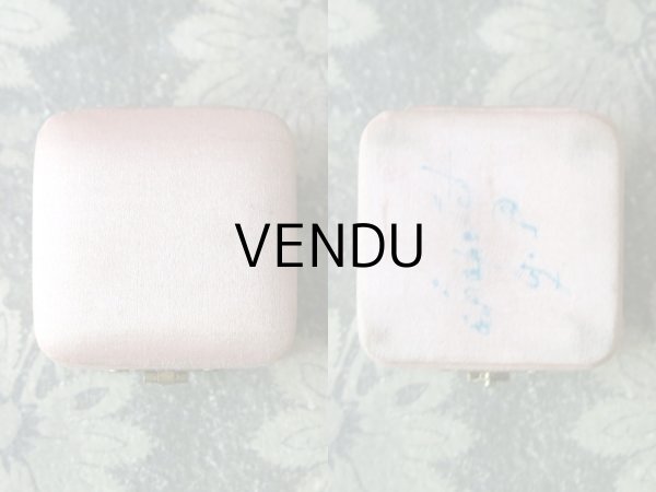 画像3: アンティーク ジュエリーボックス シルクサテン パウダーピンク ゴールドの金具 (3)