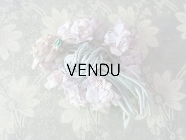 画像2: アンティーク 薄紫の花のコサージュ 蕾付き 布花 (2)