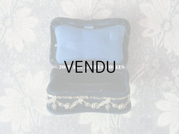 画像7: 1900年代 アンティーク ピンクッション付 ニードルケース 薔薇のガーランド 小さな裁縫箱 - AU PRINTEMPS - (7)