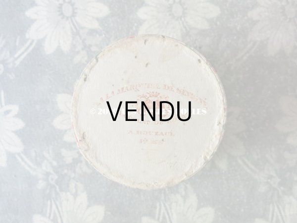 画像11: アンティーク ピンクッション型 【 マルキーズ・ ドゥ・セヴィニエ 】 のお菓子箱 - MARQUISE DE SEVIGNE PARIS - (11)