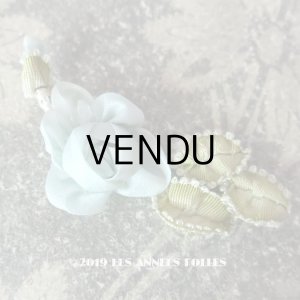 画像: アンティーク 水色の薔薇のロココモチーフ 