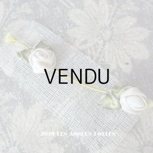 画像: アンティーク オフホワイトの薔薇のロココモチーフ 