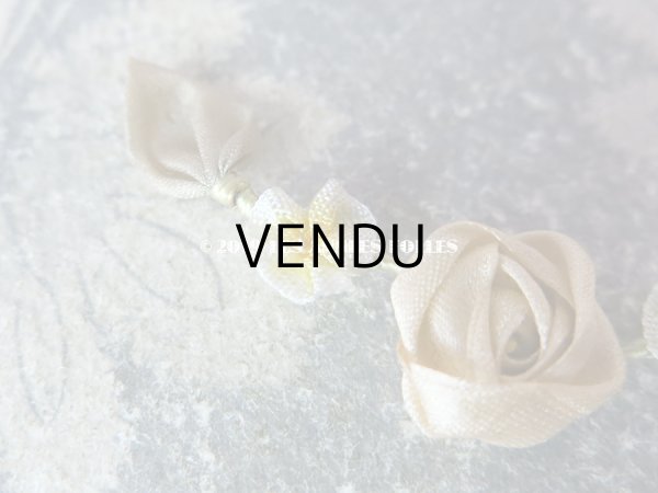 画像2: アンティーク シャンパンゴールドの薔薇のロココモチーフ (2)