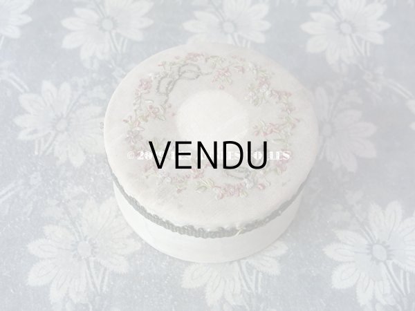 画像2: アンティーク リボン刺繍のお菓子箱 ドラジェ & チョコレート  (2)