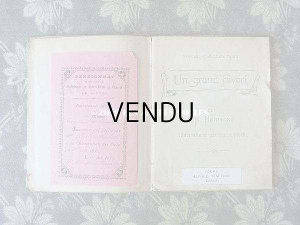 画像4: 1891年 アンティーク 本　水色のリボンをつけた少女と猫　UN GRAND FAVORI (4)