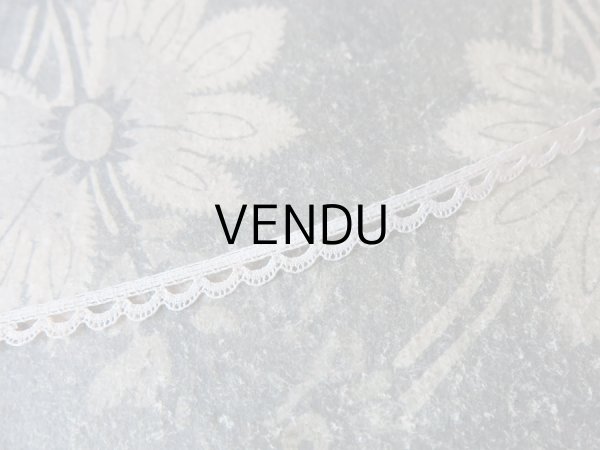 画像3: 未使用 アンティーク 極細 5mm幅のレース 12.5m COMPTOIR DES OUVRAGES DE DAMES - AU PRINTEMPS PARIS - (3)